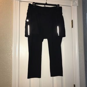 Athleta size Large, Skort with Capris 2 in 1